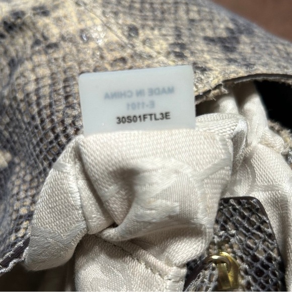 MICHAEL Michael Kors Python Embossed Fulton Large Shoulder Bag Snakeskin Leather - Picture 8 of 9